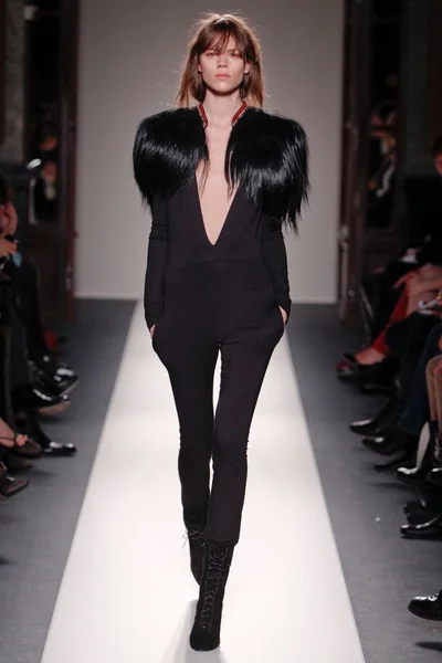 Look 2